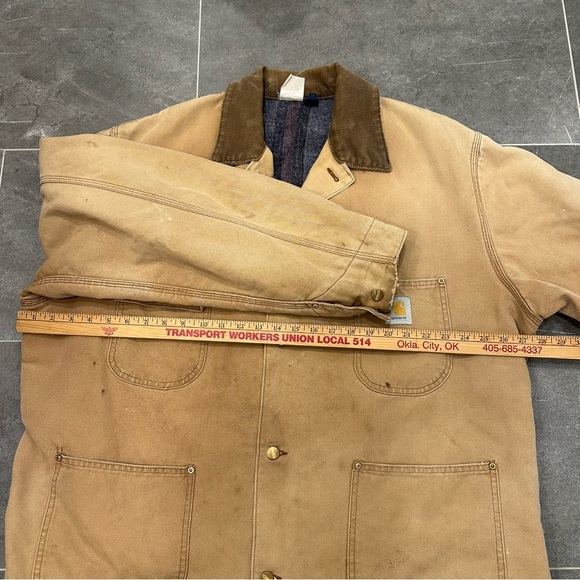 Vintage Carhartt tan button up chore coat distressed utility rug winter - Picture 10 of 12